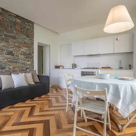 Vescovo Con Accesso Al Διαμέρισμα