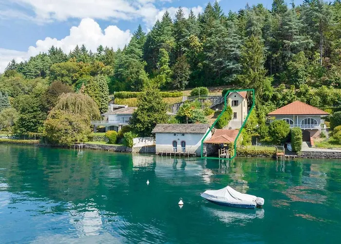 Vescovo Con Accesso Al Orta San Giulio